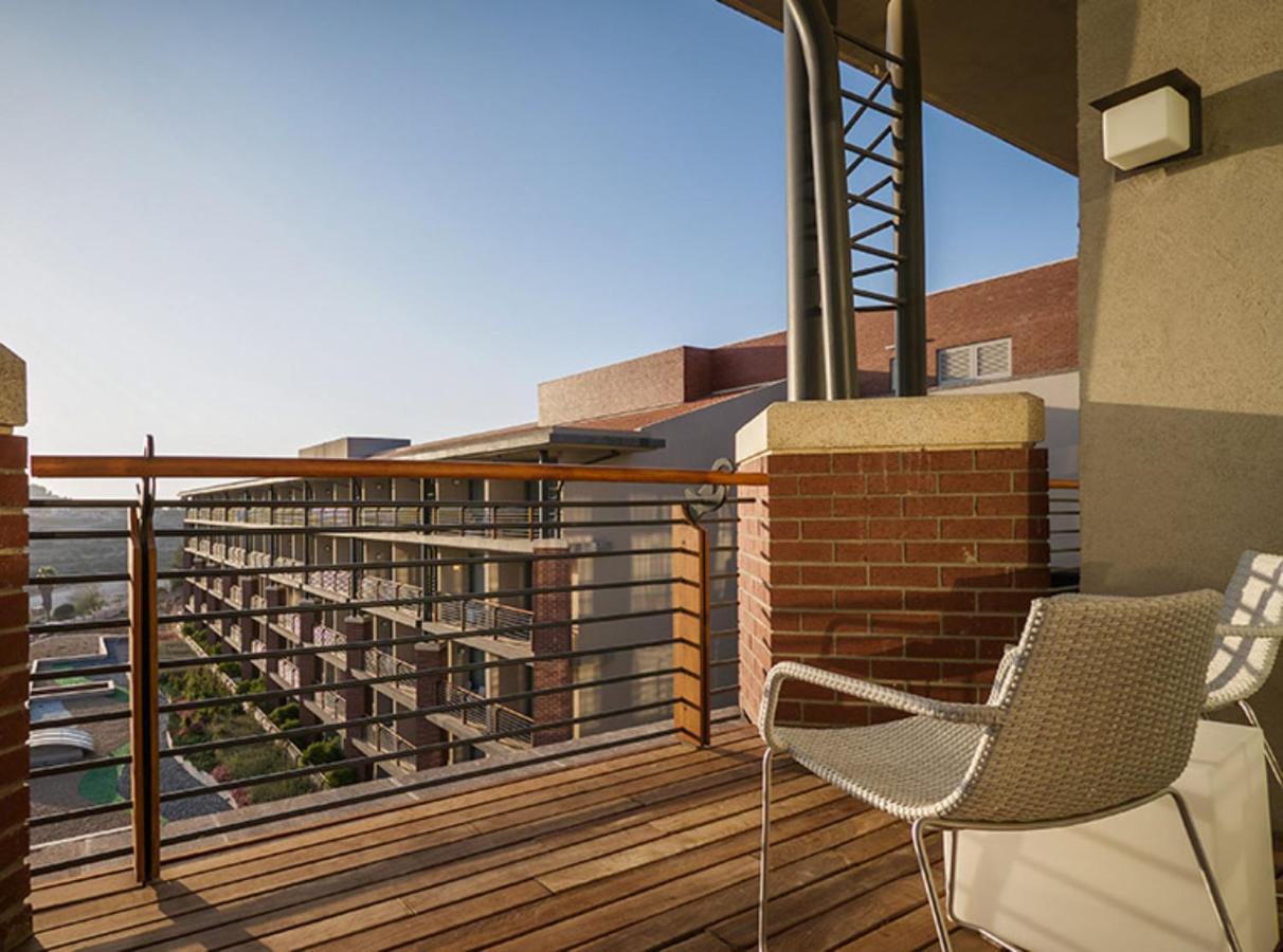 Cramim By Isrotel Exclusive Kiryat Anavim Ngoại thất bức ảnh A typical balcony at the new residence hall